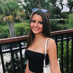 Meet your Posher, Camila